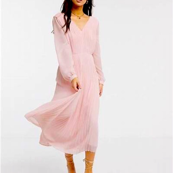 Warehouse Pleated long sleeve midi dress in pale pink New with Tags - Picture 1 of 3